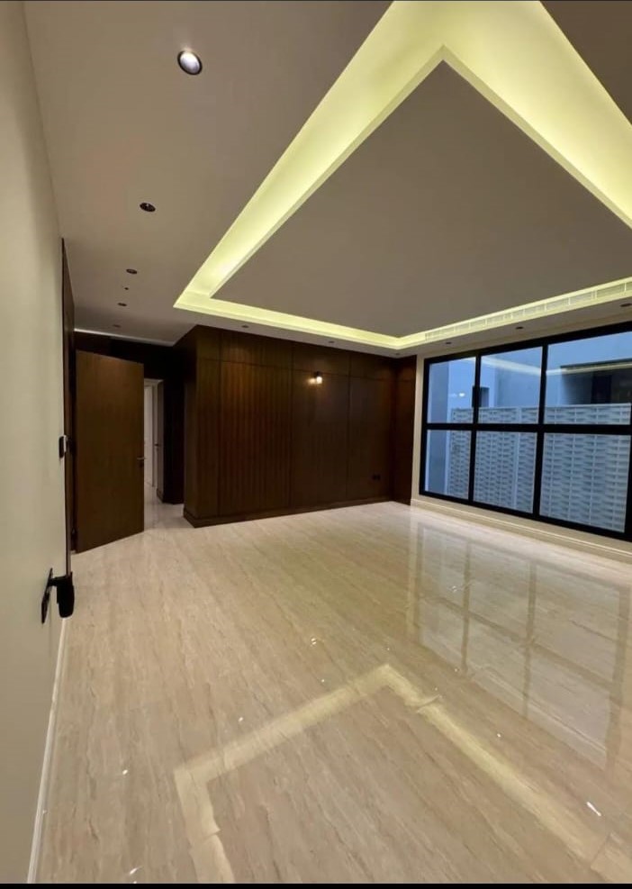بينت هاوس 350م